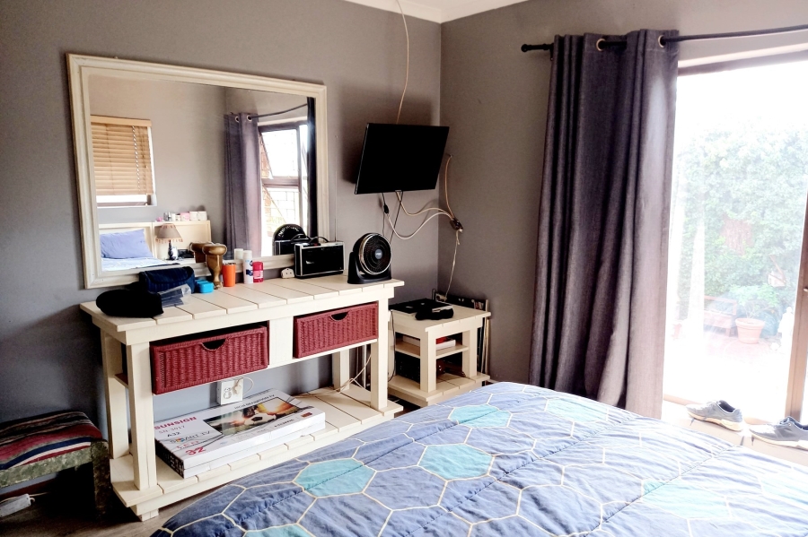5 Bedroom Property for Sale in Vredenburg Western Cape
